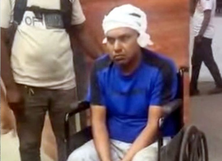 খুলনায় খাদ্য নিয়ন্ত্রক কর্মকর্তাকে কুপিয়ে জখম করেছে দুর্বৃত্তরা