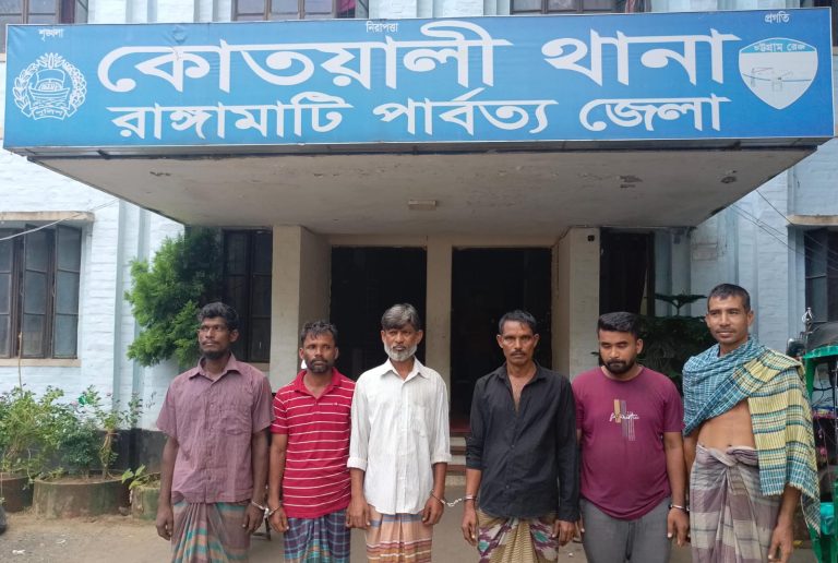 রাঙামাটিতে কোতয়ালী পুলিশের বিশেষ অভিযান, গ্রেপ্তার ৬।