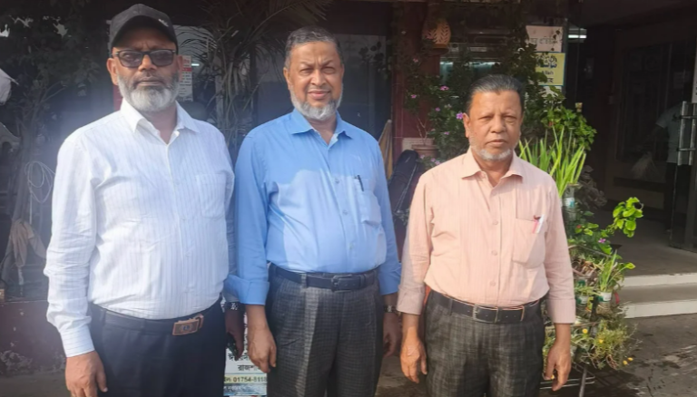 আল্লাহর উপর ভরসা রেখে ঢাকার উদ্দেশ্যে রওনা দিলেন মোহাম্মদ আব্দুল আজিজ