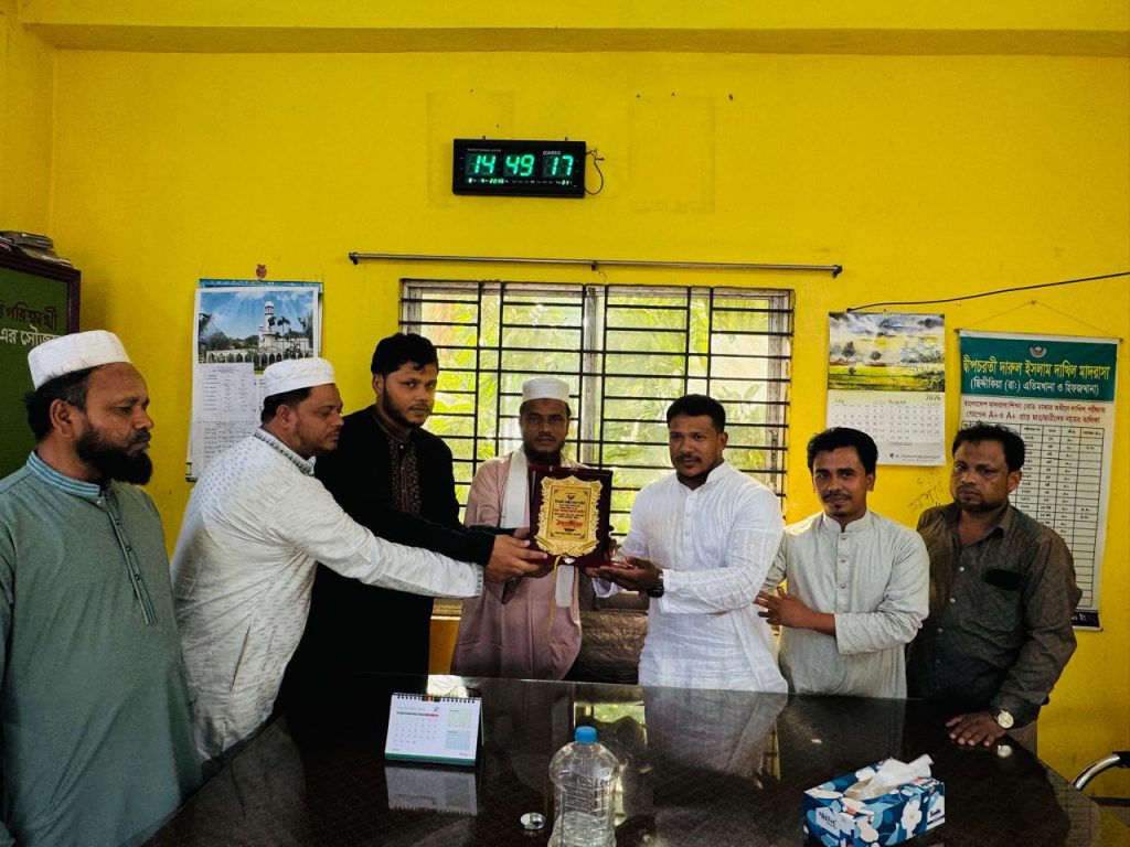 সাতকানিয়ায় দ্বীপ চরতী কেন্দ্রীয় জামে মসজিদের নির্মাণকাজ পরিদর্শন করলেন সৌদি প্রবাসী আলহাজ্ব জয়নাল আবেদিন
